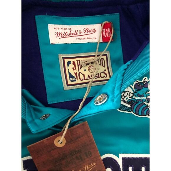 Mitchell and Ness Charlotte Hornets Satin Varsity Jacket Men’s Size Large - Picture 5 of 5